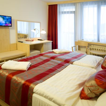 Hotel Krystal Praga Exterior foto