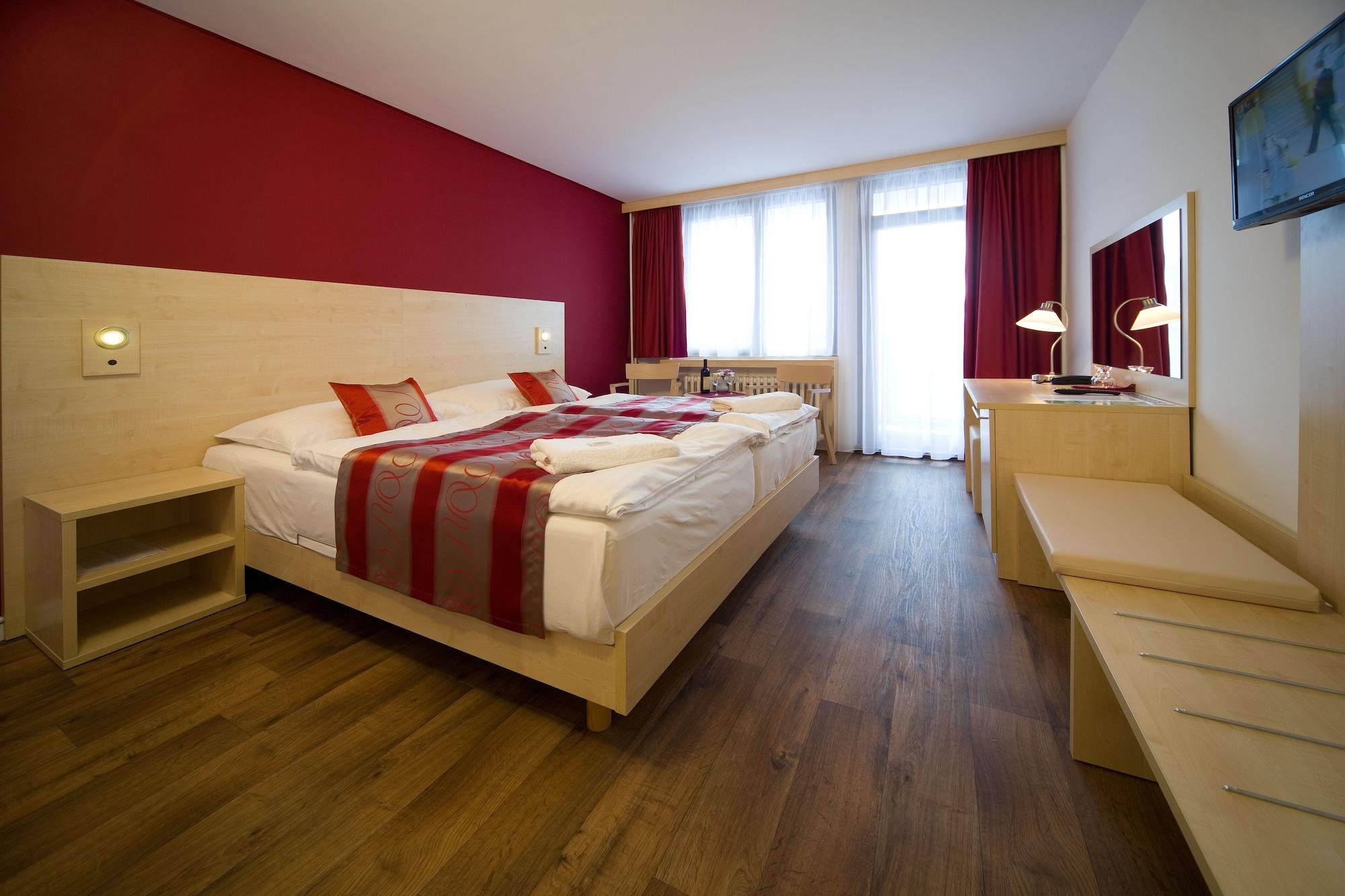Hotel Krystal Praga Exterior foto