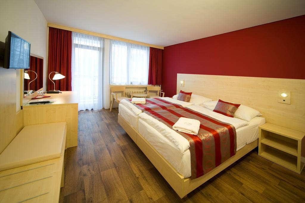 Hotel Krystal Praga Exterior foto